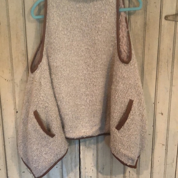 Love Tree like new vest with faux leather trim. - Picture 5 of 5